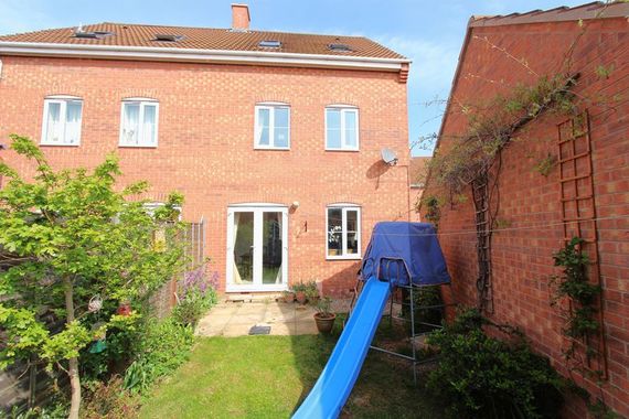 4&nbsp;Bedroom&nbsp;Semi-Detac...