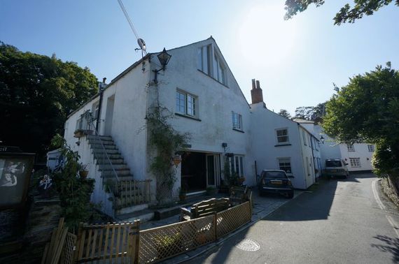 5 Bedroom Semi-Detac...