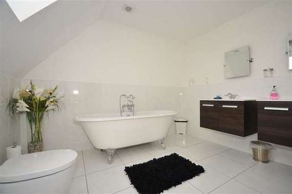 5&nbsp;Bedroom&nbsp;Detached