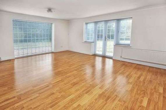 5&nbsp;Bedroom&nbsp;Detached