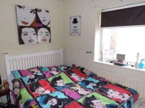 3 Bedroom End of Ter...