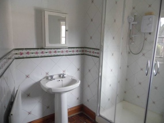 6 Bedroom Semi-Detac...