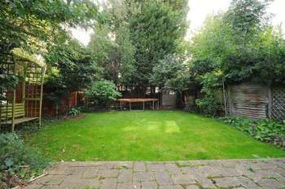 Gibbon Road Acton London, W3 7...