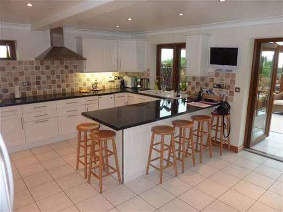 5&nbsp;Bedroom&nbsp;Detached