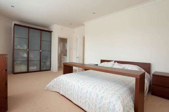 6&nbsp;Bedroom&nbsp;Detached