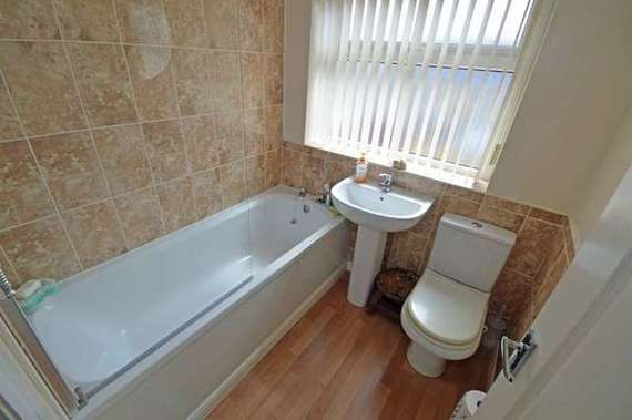 2 Bedroom End of Ter...