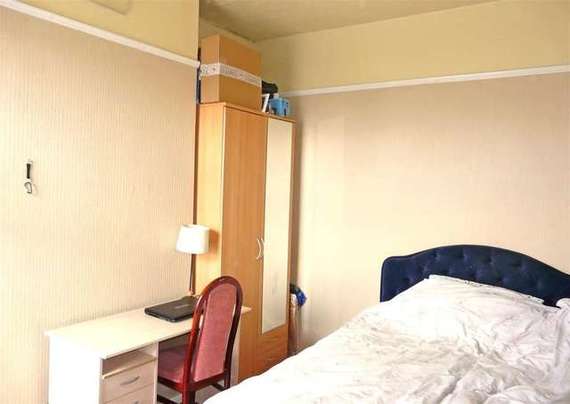 5 Bedroom Semi-Detac...
