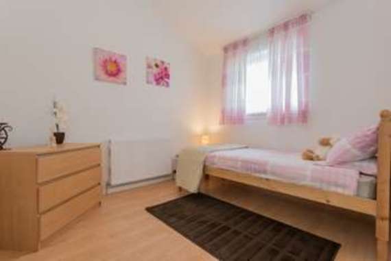 3 Bedroom End of Ter...