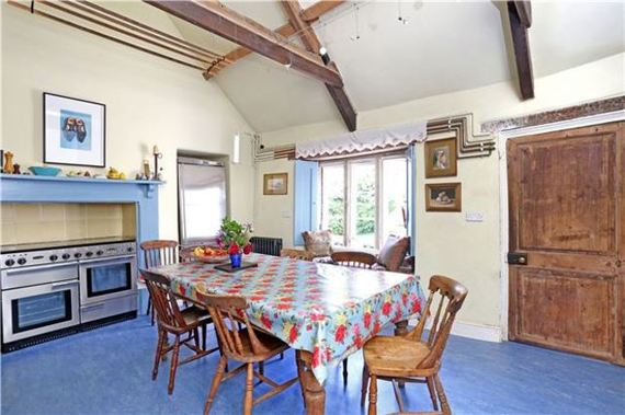 6 Bedroom Detached