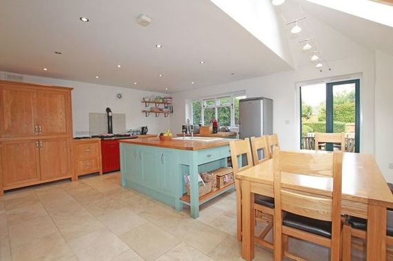 3&nbsp;Bedroom&nbsp;Semi-Detac...