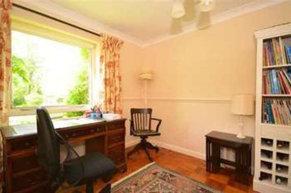 5&nbsp;Bedroom&nbsp;Detached