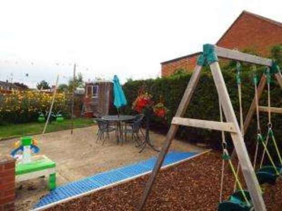 3 Bedroom End of Ter...