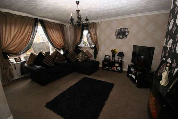 3 Bedroom End of Ter...