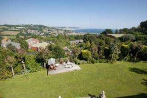 6&nbsp;Bedroom&nbsp;Detached