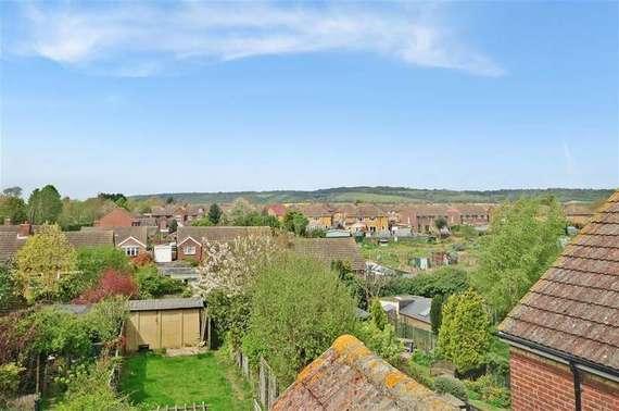 4 Bedroom End of Ter...