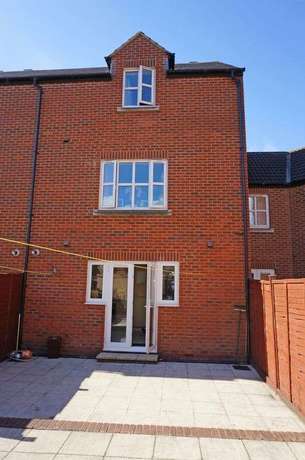 4&nbsp;Bedroom&nbsp;Terraced