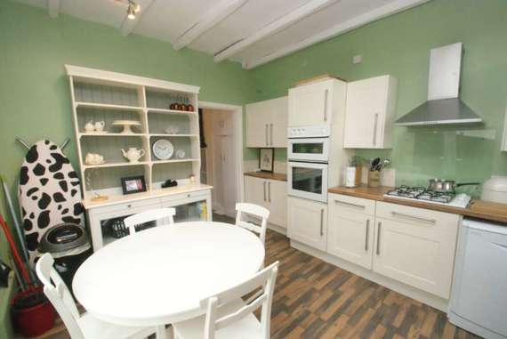 4&nbsp;Bedroom&nbsp;Semi-Detac...