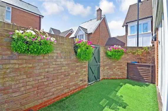 5&nbsp;Bedroom&nbsp;Semi-Detac...