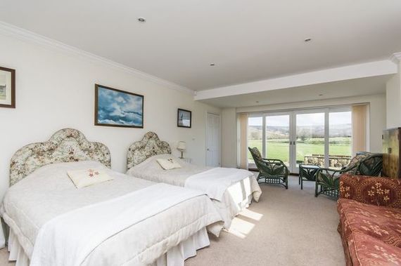 5&nbsp;Bedroom&nbsp;Property