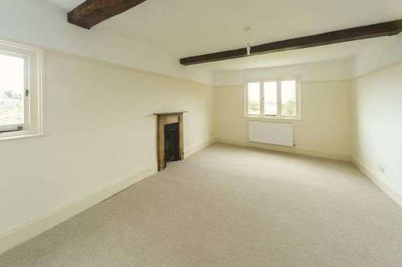 6&nbsp;Bedroom&nbsp;Detached