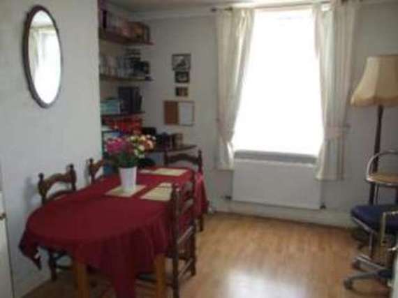 2 Bedroom End of Ter...