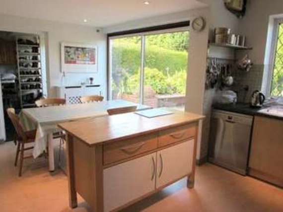 5&nbsp;Bedroom&nbsp;Detached