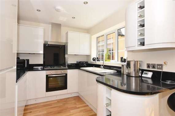 4&nbsp;Bedroom&nbsp;Semi-Detac...