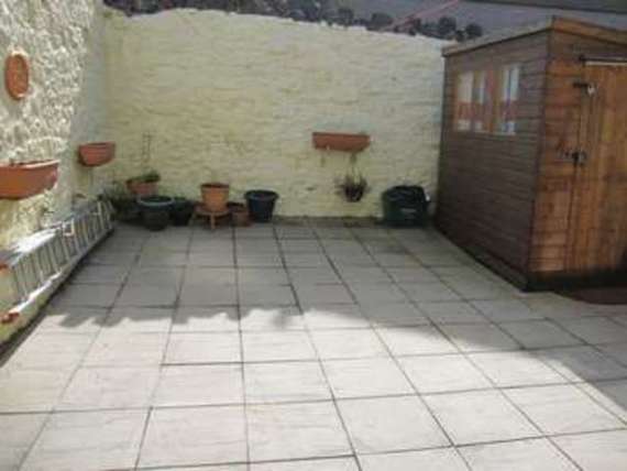 2 Bedroom End of Ter...