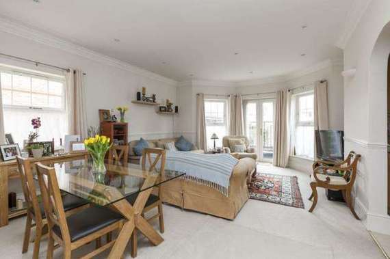 2 Bedroom Flat