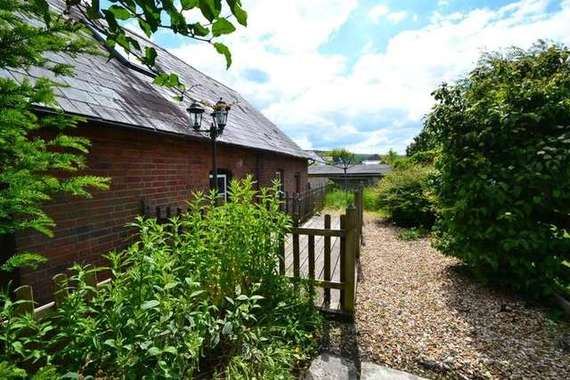 5&nbsp;Bedroom&nbsp;Semi-Detac...