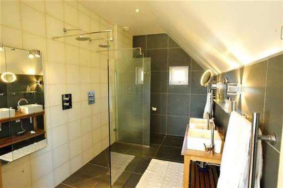 5 Bedroom Detached