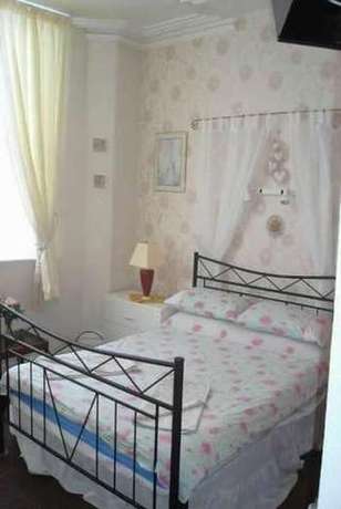 12&nbsp;Bedroom&nbsp;Detached