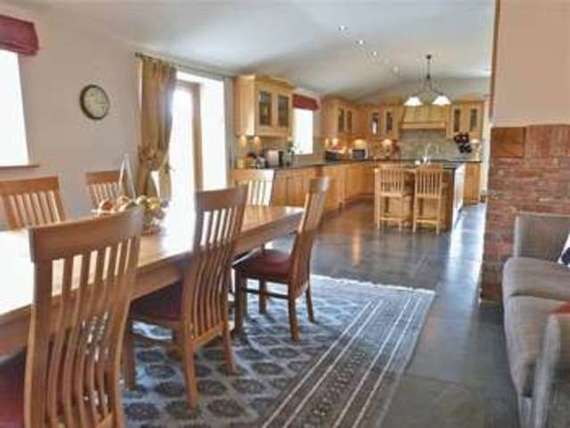 5&nbsp;Bedroom&nbsp;Detached