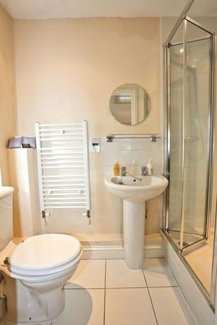 6 Bedroom Detached