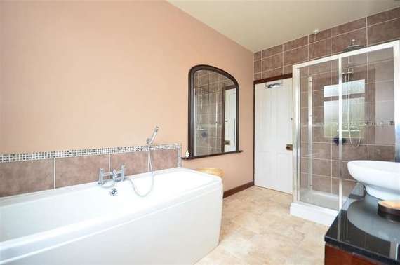 3 Bedroom End of Ter...