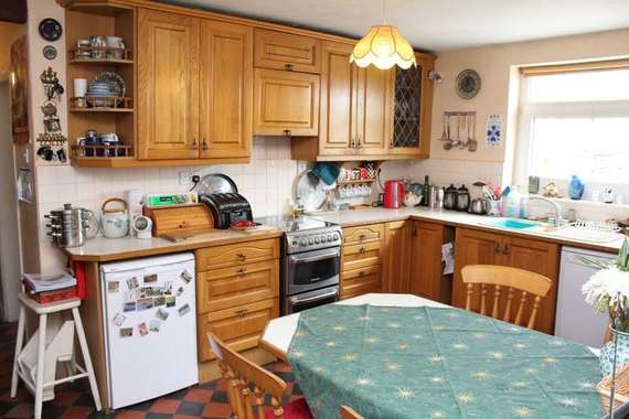 6 Bedroom Detached