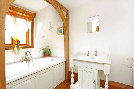 5&nbsp;Bedroom&nbsp;Detached