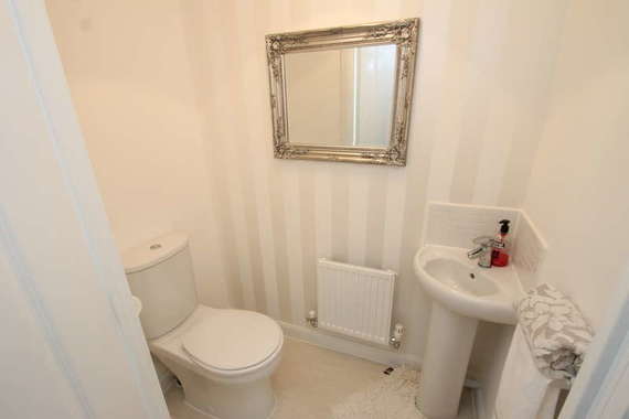 3 Bedroom End of Ter...