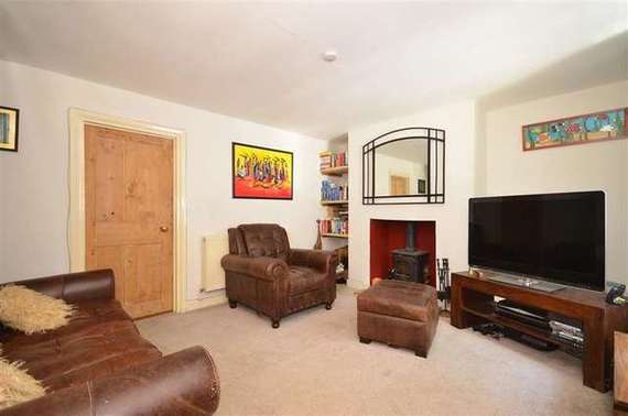 2 Bedroom End of Ter...