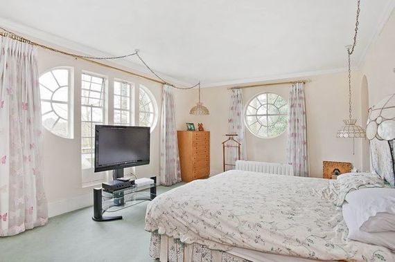 6 Bedroom Detached