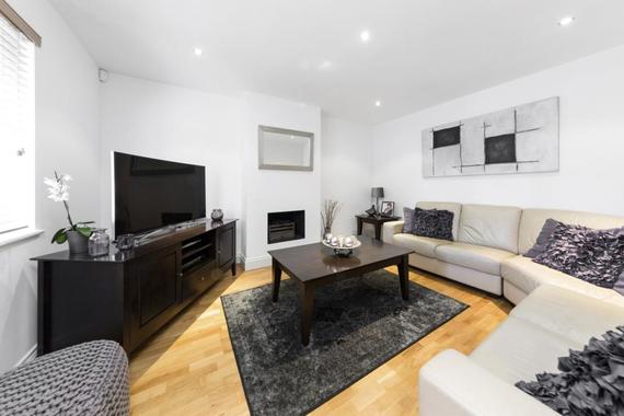 4 Bedroom Semi-Detac...