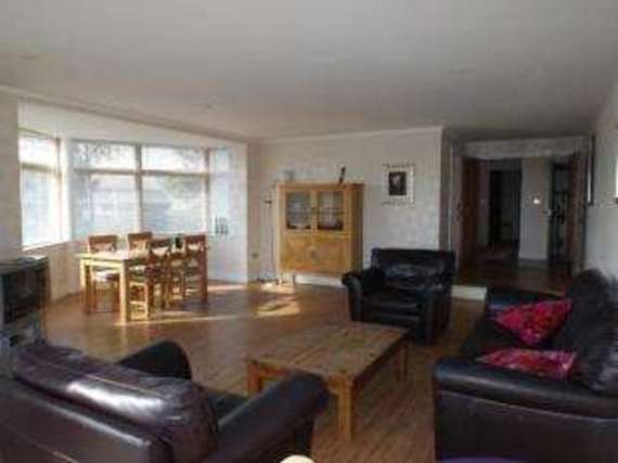 2 Bedroom Flat