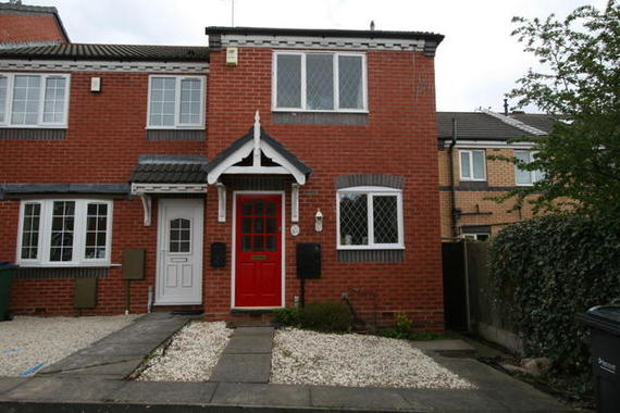 2 Bedroom End of Ter...