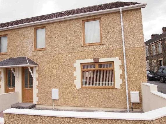 3 Bedroom End of Ter...