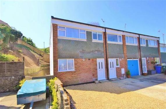 3 Bedroom End of Ter...