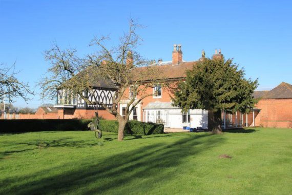 6 Bedroom Detached