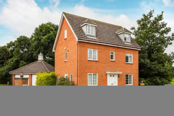 6&nbsp;Bedroom&nbsp;Detached