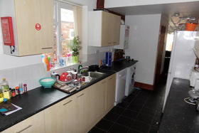 6 Bedroom Terraced
