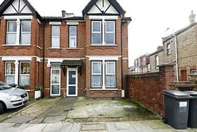 3&nbsp;Bedroom&nbsp;End of Ter...