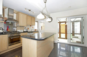 5 Bedroom End of Ter...